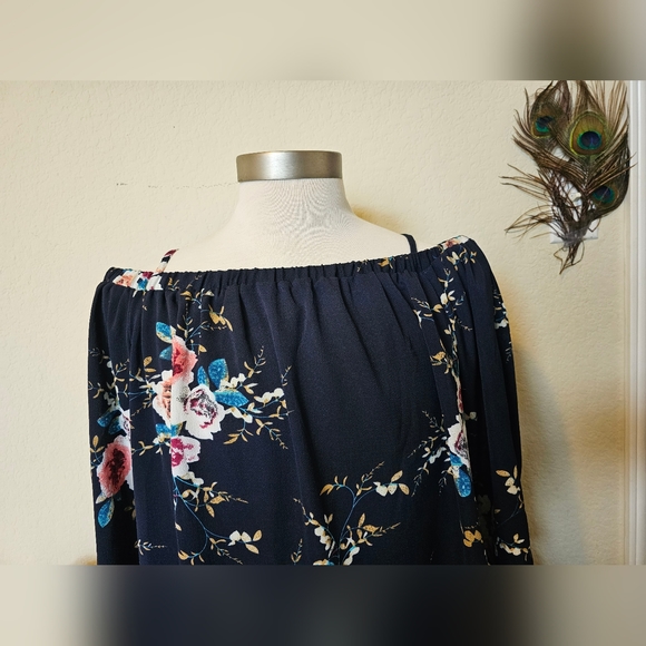 NWT Rosegal Blue Floral 🌺 adjustable off-the-shoulder blouse (4X) / Sz 20) 💙🌺 - Picture 3 of 16
